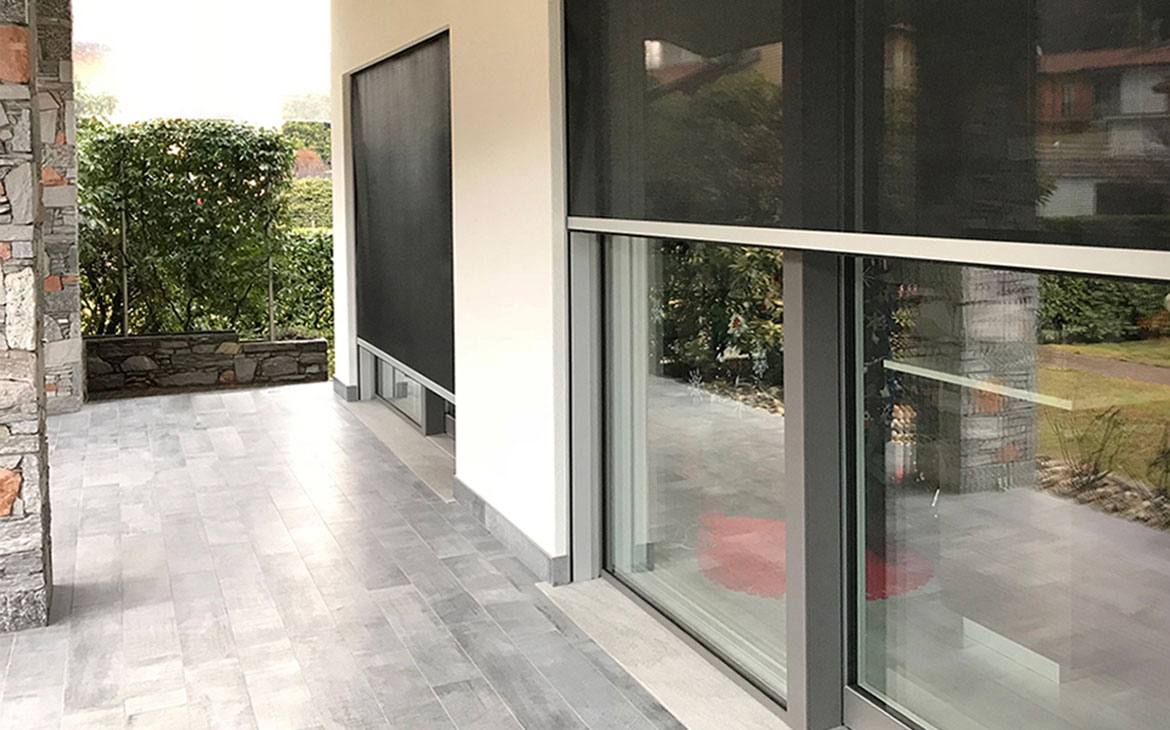 Installazione professionale di zanzariere a Pocapaglia